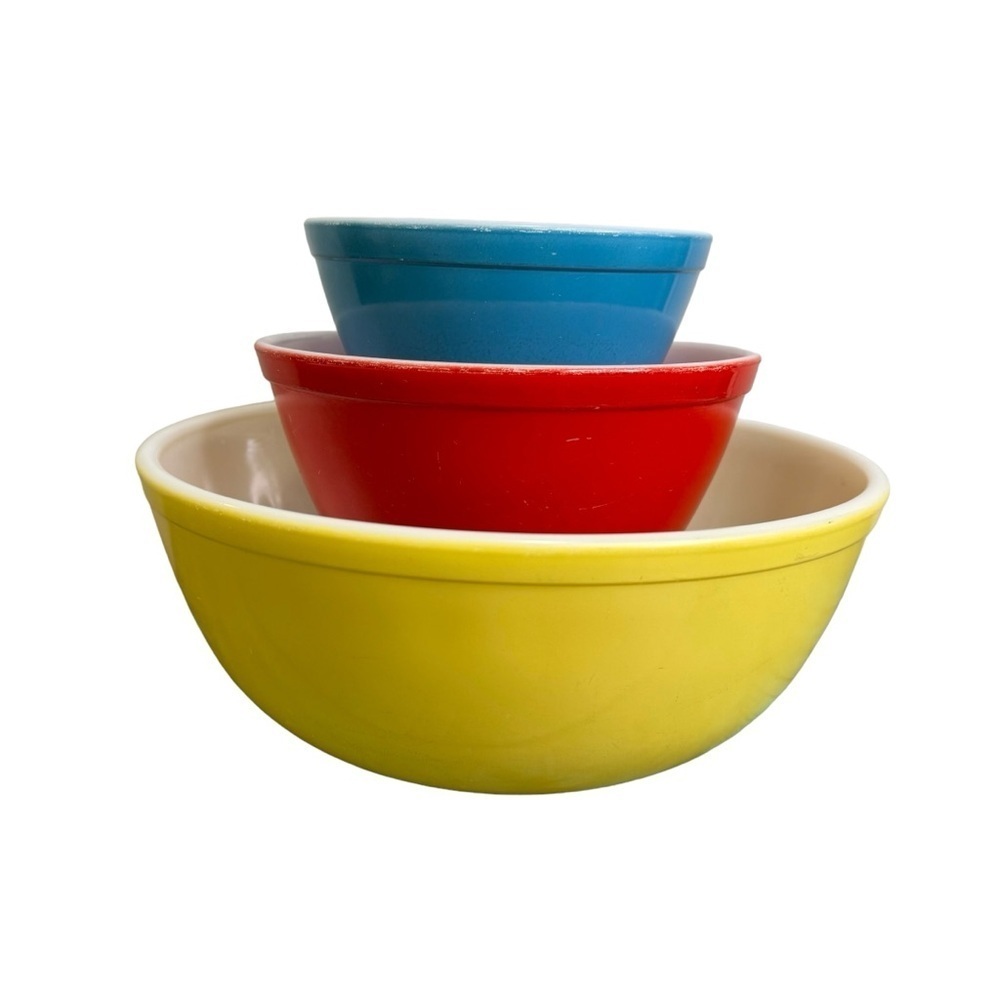 Set of 3 Vintage PYREX Primary Nesting Mixing Bowls